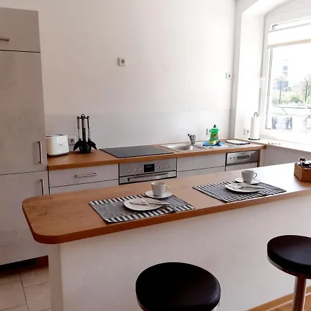 Stadtoase Moderne Mit Balkon, Komfort Und Ruhe, Fuer Monteure Geeignet, Free Wifi Lägenhet