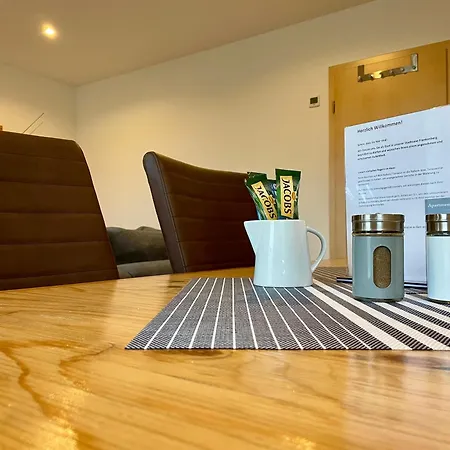 Stadtoase: Spacious With Balcony For Contractors Apartment *