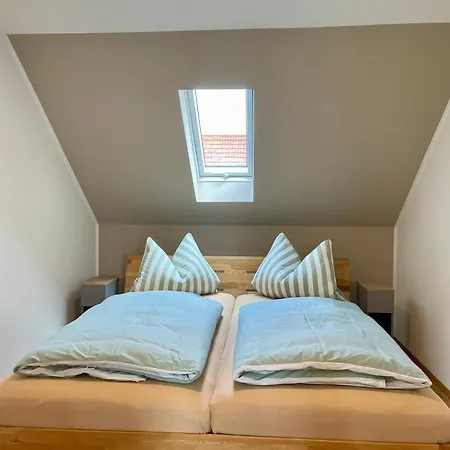 Stadtoase: Spacious With Balcony For Contractors * Frankenberg