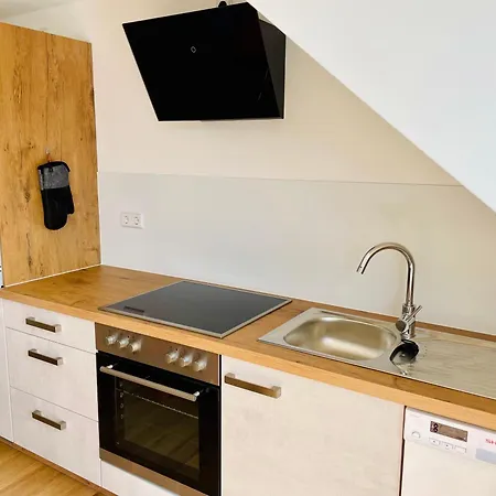 Stadtoase: Spacious With Balcony For Contractors *